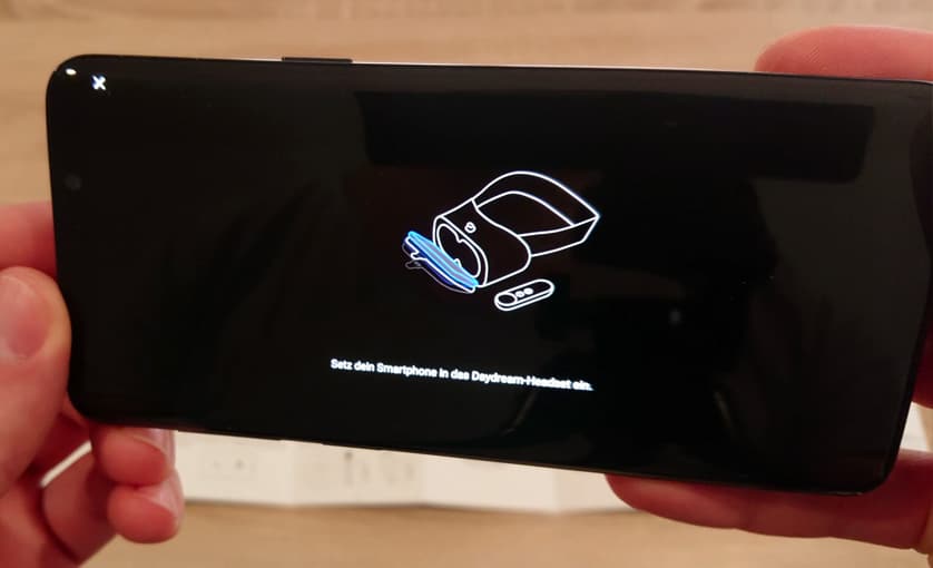 Insert VR with a mobile phone - smartphone